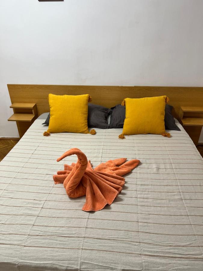 Miha Modern And Central Apartament Malul Muresului Арад Екстериор снимка