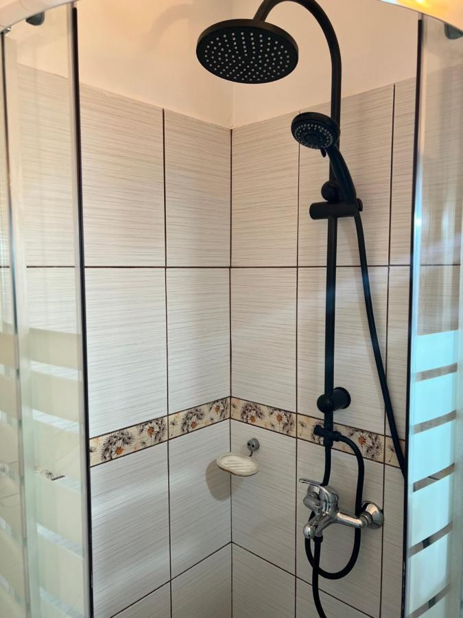 Miha Modern And Central Apartament Malul Muresului Арад Екстериор снимка